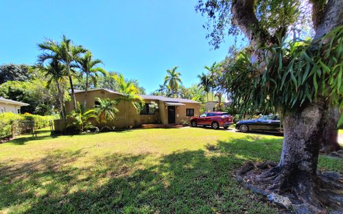 1060 Ne 122nd St, North Miami, FL, 33161-5827 | Card Image