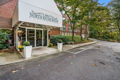 501 - 300 River Road, Condo with 3 bedrooms, 2 bathrooms and null parking in Manchester NH | Image 1