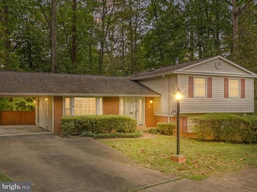 8504 Canterbury Dr, ANNANDALE, VA, 22003-4322 | Card Image