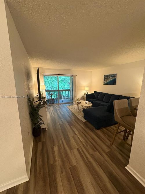 apt-103-1810 Nw 23rd Blvd, GAINESVILLE, FL, 32605-3030 | Card Image