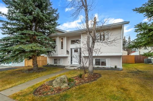 {{alt}} | Card Image