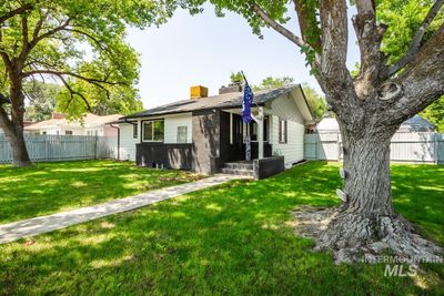 1220 E Amity Ave, House other with 5 bedrooms, 2 bathrooms and 2 parking in Nampa ID | Image 1