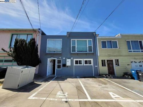 896 Lausanne Ave, Daly City, CA, 94014-2701 | Card Image