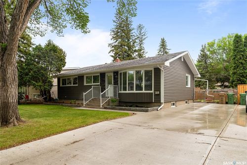 17 Anderson Ave, Regina, SK, S4S4R3 | Card Image