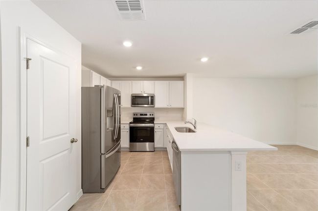 6607 Sw 81 St Loop, Townhouse with 3 bedrooms, 3 bathrooms and null parking in OCALA FL | Image 4