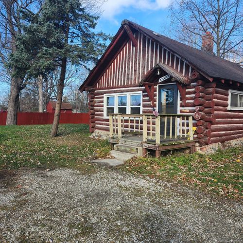 27303 21 Mile Rd, Chesterfield, MI, 48047-4902 | Card Image