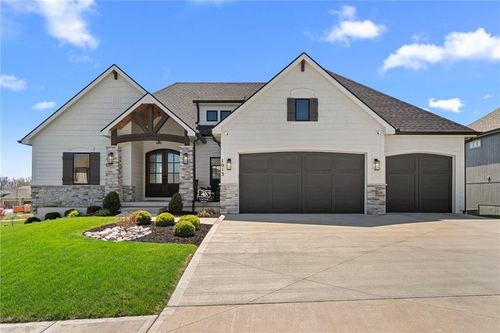 1013 Old Hickory Rd, Greenwood, MO, 64034 | Card Image