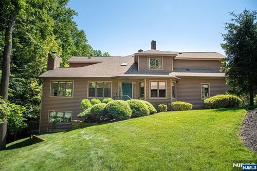 23 Lakeview Dr, Old Tappan, NJ, 07675-7072 | Card Image
