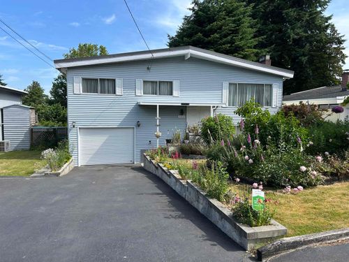 11515 97a Ave, Surrey, BC, V3V2G3 | Card Image
