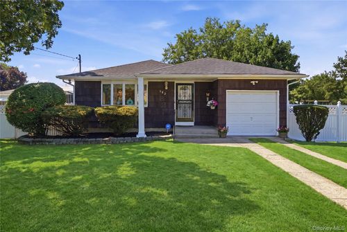 382 Hawkins Rd, Centereach, NY, 11720-1809 | Card Image
