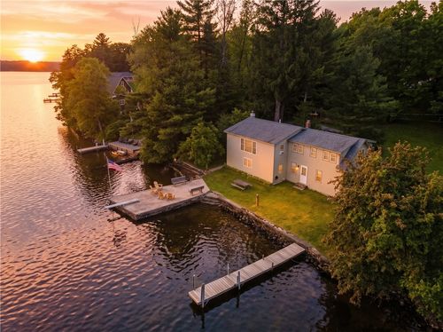 585 Reservoir Rd, Pascoag, RI, 02859-3537 | Card Image