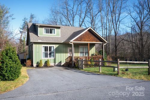 110 Front Porch Dr, Black Mountain, NC, 28711-0419 | Card Image