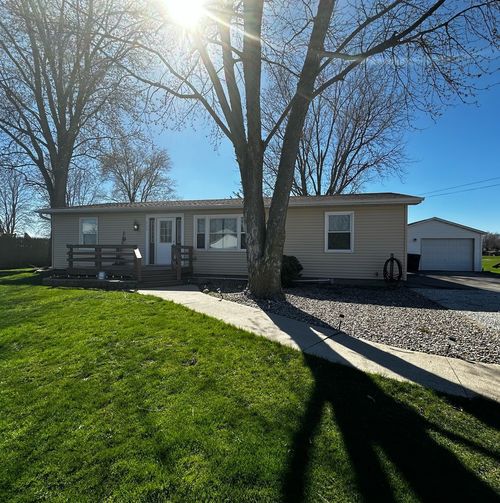 420 S Pine St, Piper City, IL, 60959-6084 | Card Image