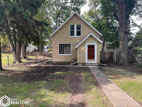 515 S Starr Ave, Burlington, IA, 52601-3011 | Card Image