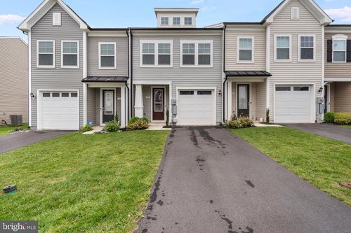 27 Towton Pl, CHARLES TOWN, WV, 25414-6081 | Card Image