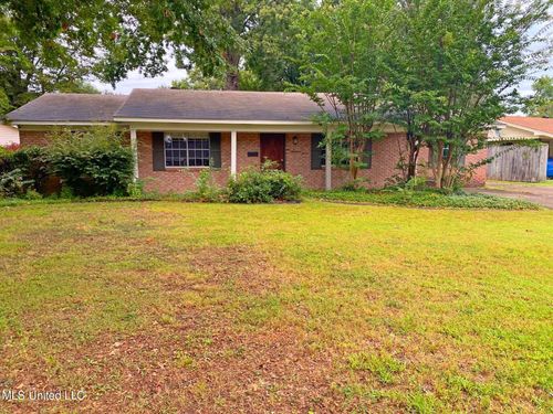 1007 Corrine Dr, Greenwood, MS, 38930-2113 | Card Image