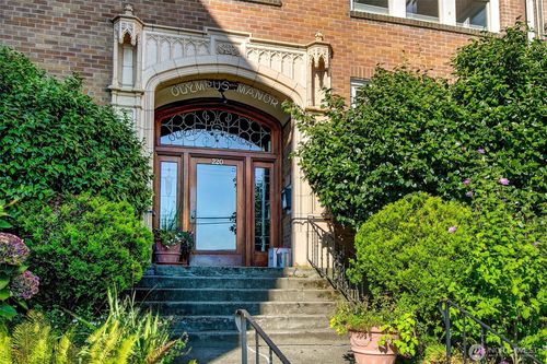 apt-308-220 W Olympic Pl, Seattle, WA, 98119-4769 | Card Image