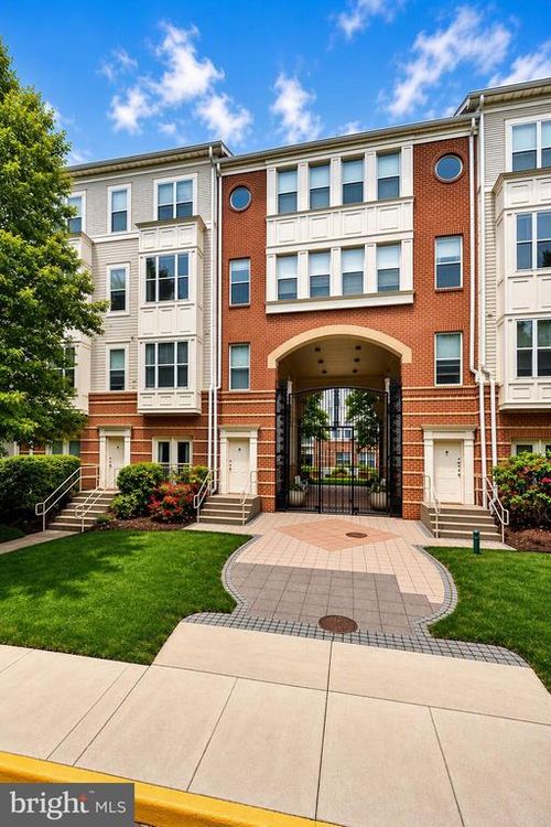 182-2791 Centerboro Dr, VIENNA, VA, 22181-4817 | Card Image