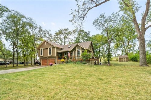 8910 Lexington Ave, De Soto, KS, 66018-9441 | Card Image