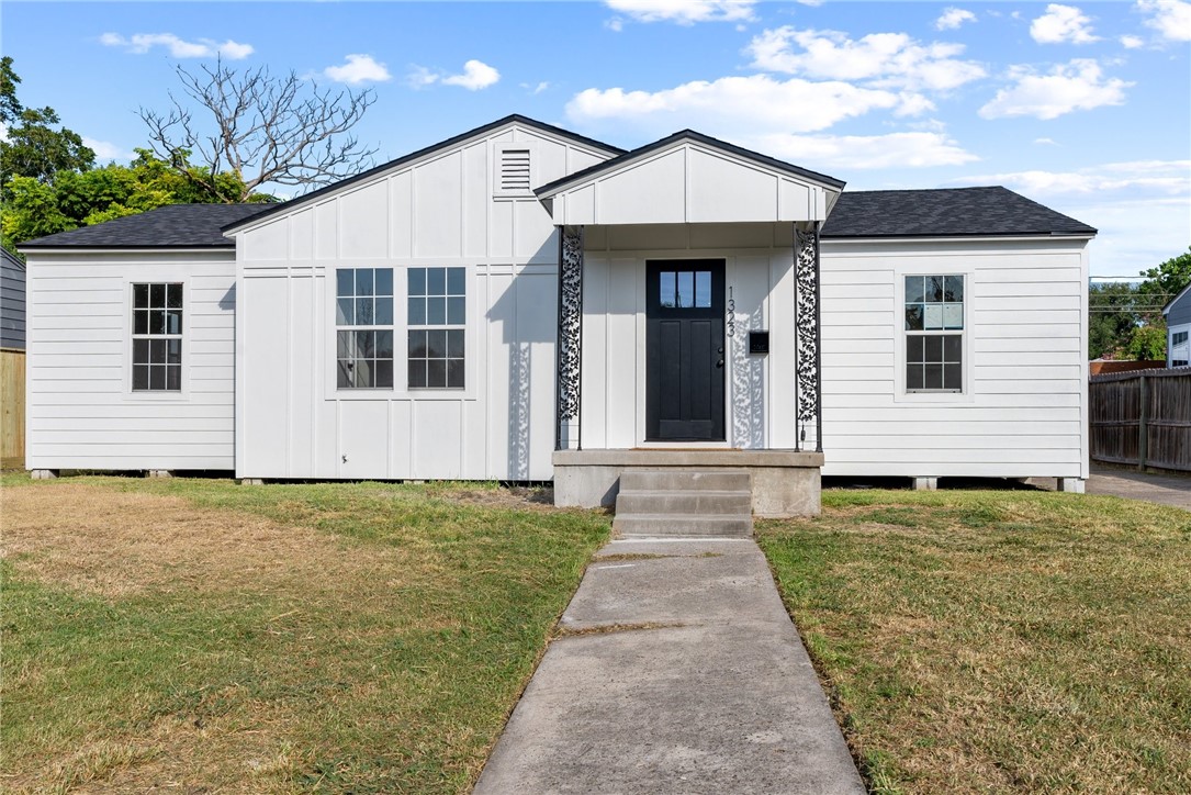 Cambridge Dr, Corpus Christi, TX 78415