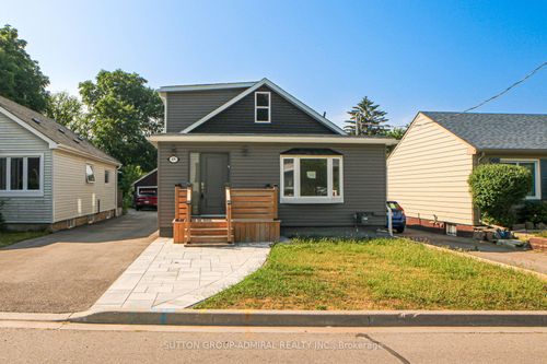 408 Andrew St, Newmarket, ON, L3Y1H4 | Card Image