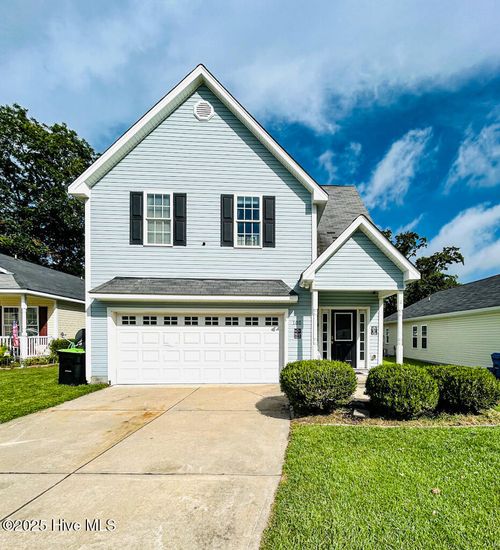 105 Trenton St, Richlands, NC, 28574-8290 | Card Image