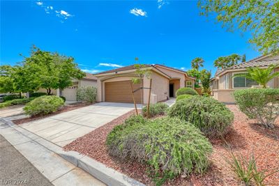 10221 Bentley Oaks Avenue, House other with 3 bedrooms, 2 bathrooms and null parking in Las Vegas NV | Image 3