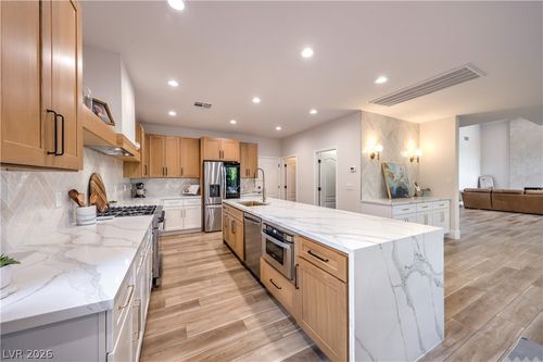 9901 Laurel Springs Ave, Las Vegas, NV, 89134-6701 | Card Image