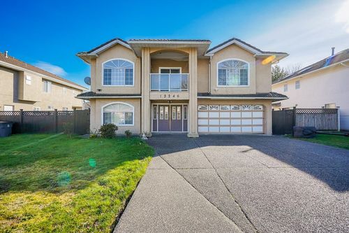 12246 64a Ave, Surrey, BC, V3W3R8 | Card Image