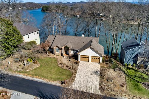 206 Kiyuga Ln, Loudon, TN, 37774-2705 | Card Image