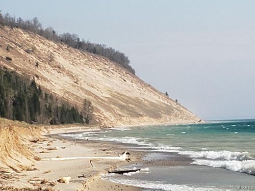 Parcel A Parcel A Lake Bluff Dr, Arcadia, MI, 49613 | Card Image