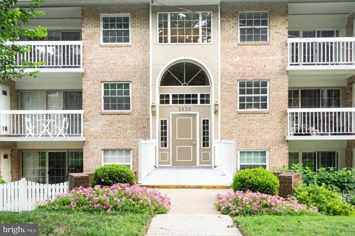 t3-1935 Wilson Ln, MCLEAN, VA, 22102-4726 | Card Image