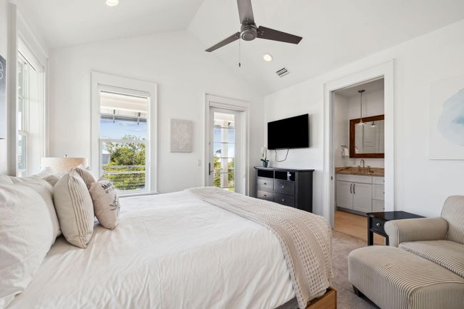 200 Blue Crab Loop | Image 46