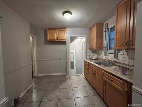 6718 Grandville Ave, Detroit, MI, 48228-3902 | Card Image