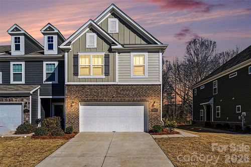 302 Abington St, Matthews, NC, 28104-0101 | Card Image
