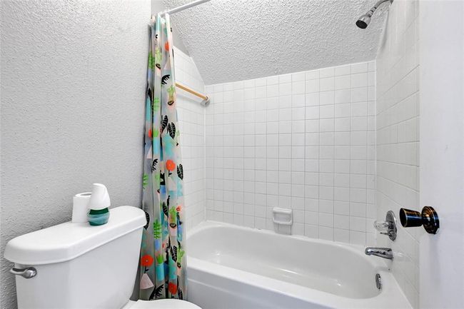 9630 W Withers Way Cir, House other with 3 bedrooms, 2 bathrooms and 2 parking in Houston TX | Image 24