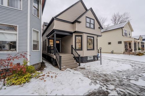 1759 Fischer St, Detroit, MI, 48214-2836 | Card Image