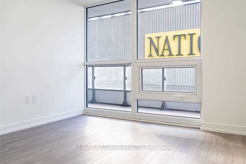 2304-395 Bloor St E, Toronto, ON, M4W0B4 | Card Image