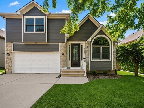5642 Brownridge Dr, Shawnee, KS, 66218-8906 | Card Image