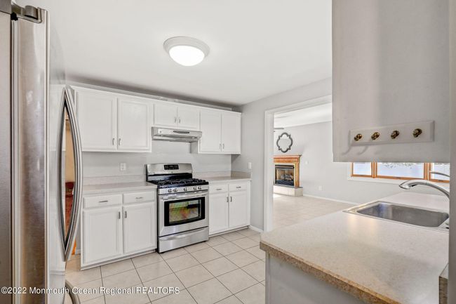 70 Crest Dr, House other with 3 bedrooms, 2 bathrooms and null parking in Howell NJ | Image 5
