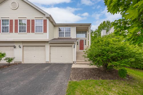 74 Seton Creek Dr, Oswego, IL, 60543-8483 | Card Image