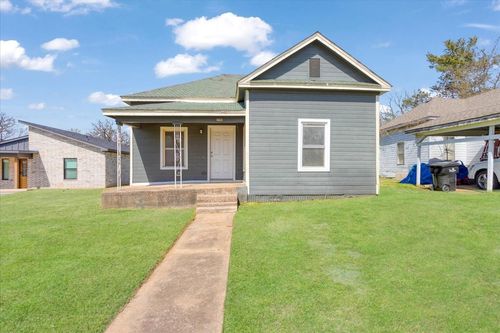 425 E Monterey St, Denison, TX, 75021-6601 | Card Image