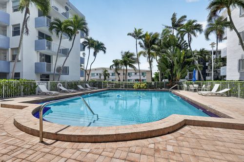 415-1801 S Treasure Dr, North Bay Village, FL, 33141-4390 | Card Image