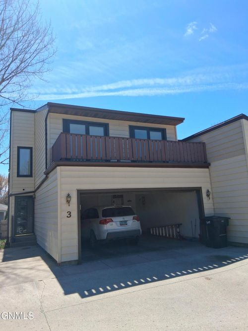 11a-1917 E Capitol Ave, Bismarck, ND, 58501-2392 | Card Image