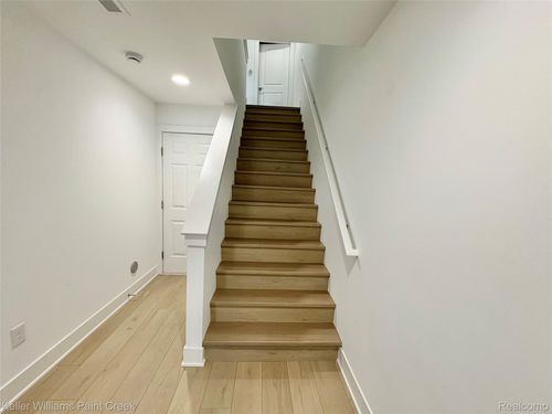 2861 Summers Pl, Troy, MI, 48084-2203 | Card Image