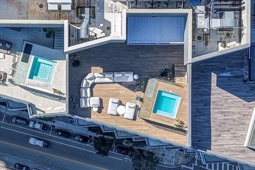 uph2-1300 S Miami Ave, Miami, FL, 33130-4467 | Card Image