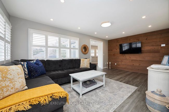 30 Winterset Ave, House other with 3 bedrooms, 2 bathrooms and 4 parking in Tiny ON | Image 5