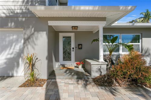 6604 Blue Heron Dr S, SAINT PETERSBURG, FL, 33707-3802 | Card Image