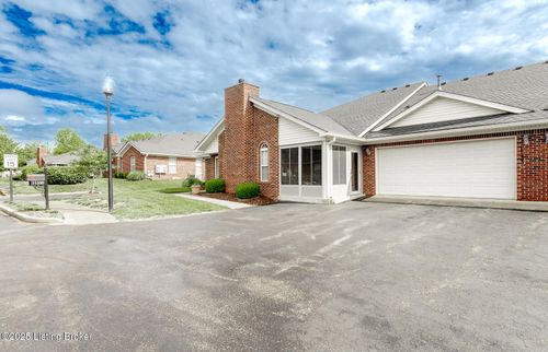 11330 Ridge Lake Dr, Louisville, KY, 40272-5205 | Card Image