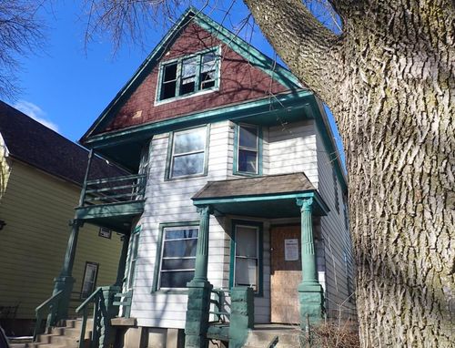 2429 N 17th St, Milwaukee, WI, 53206-2018 | Card Image